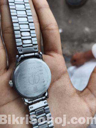 Titan Karishma Analog